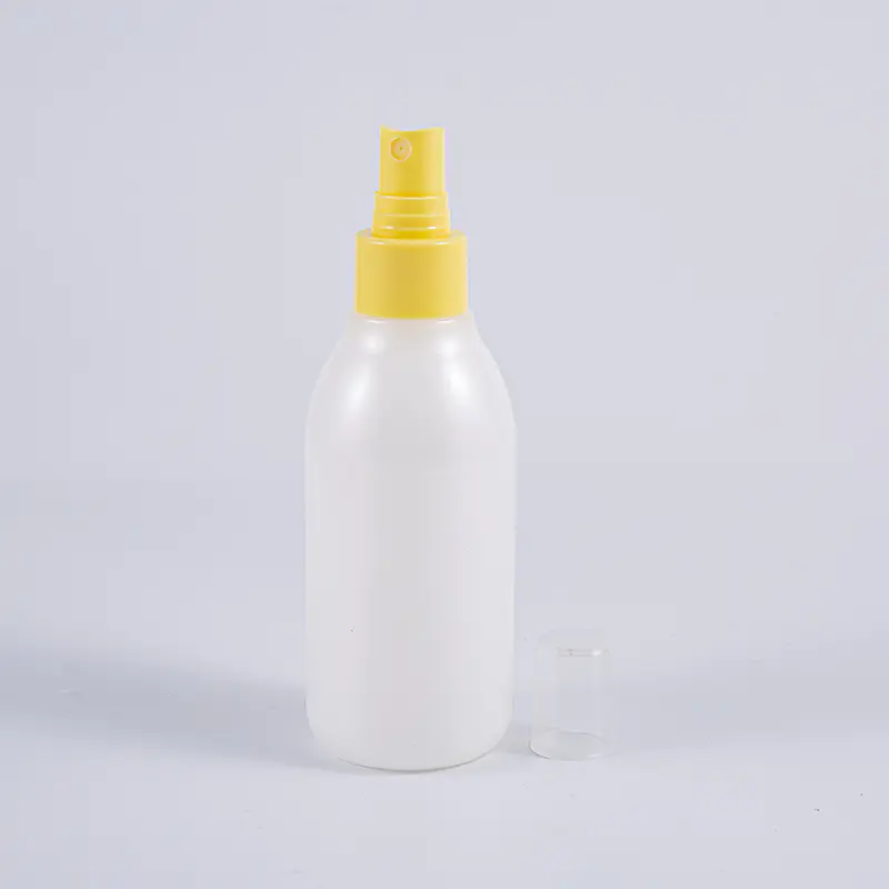 100 ml 160 ml 200 ml Wielowarstwowa, przezroczysta, matowa butelka bezpowietrzna z dozownikiem z pompką