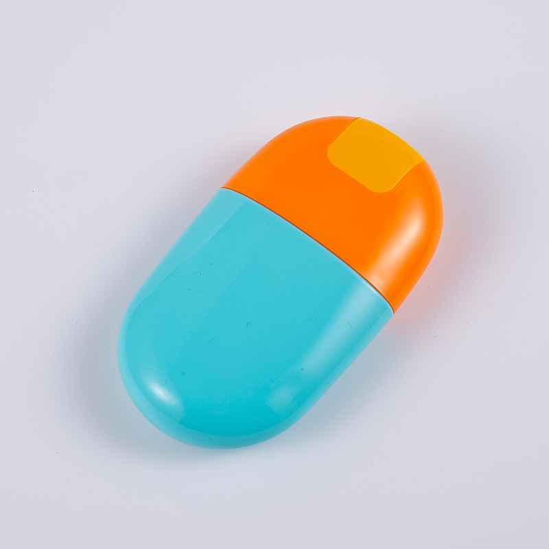 Jednolicie niebieska, wielowarstwowa butelka z filtrem przeciwsłonecznym EVOH, 30 ml i 50 ml, z zakrętką Jednolicie niebieska, wielowarstwowa butelka z filtrem przeciwsłonecznym EVOH, 30 ml i 50 ml, z zakrętką