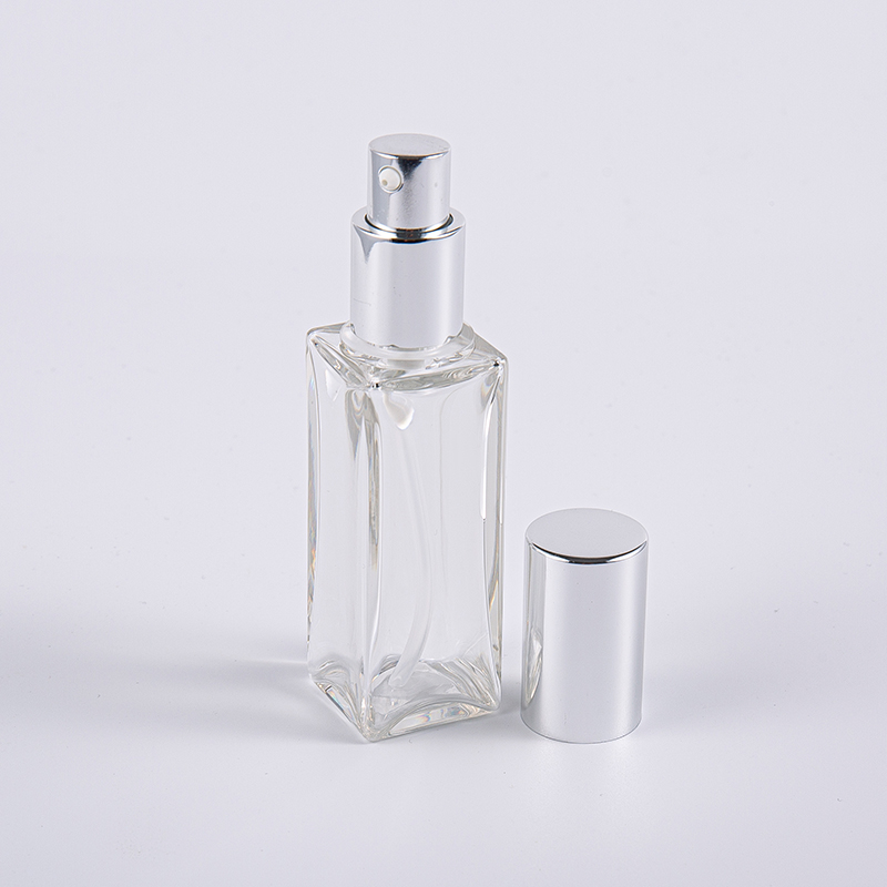 Kremy nawilżające do twarzy do użytku w podróży. Butelka z balsamem PETG o pojemności 30 ml Kremy nawilżające do twarzy do użytku w podróży. Butelka z balsamem PETG o pojemności 30 ml