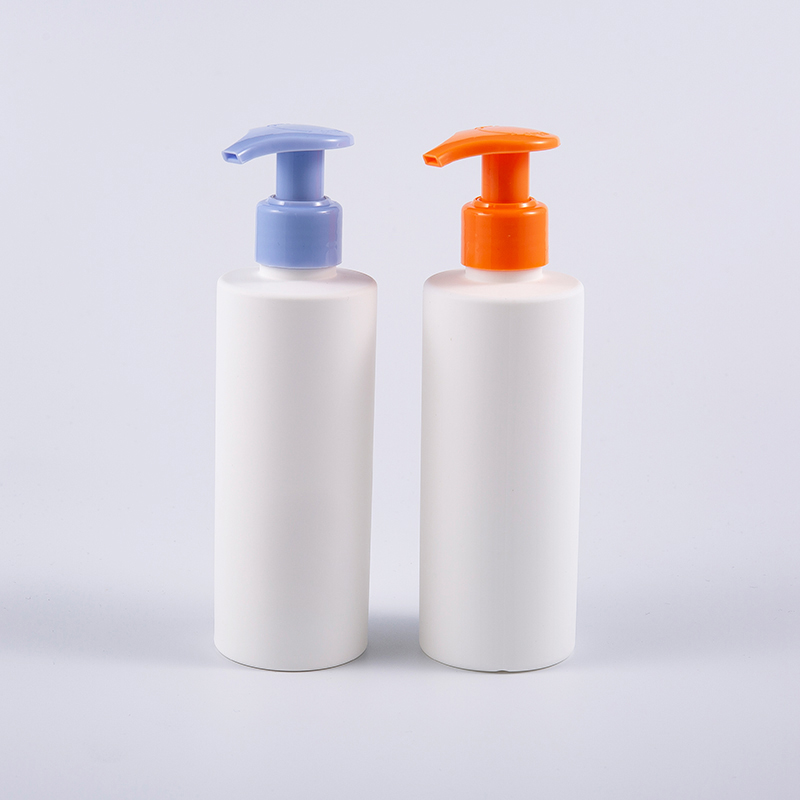 Frost White Okrągła butelka do mycia rąk z pompką o pojemności 200 ml PE